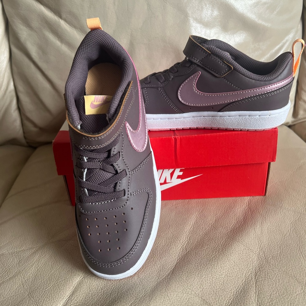 Youth Nike court borough low shoe